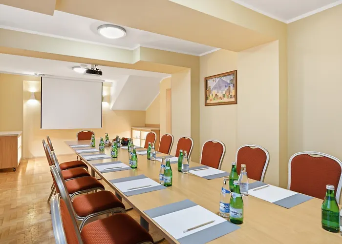 Bielany מלון Bielany Wrocławskie